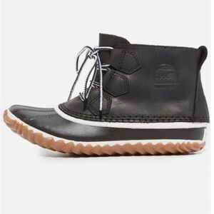 Sorel Black Lace-Up Leather Boots Black
Duck rain ankle size 7